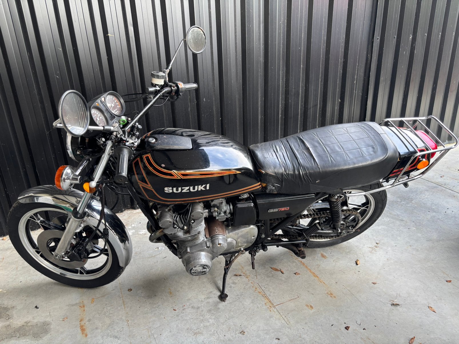 Suzuki gs 750, Motos