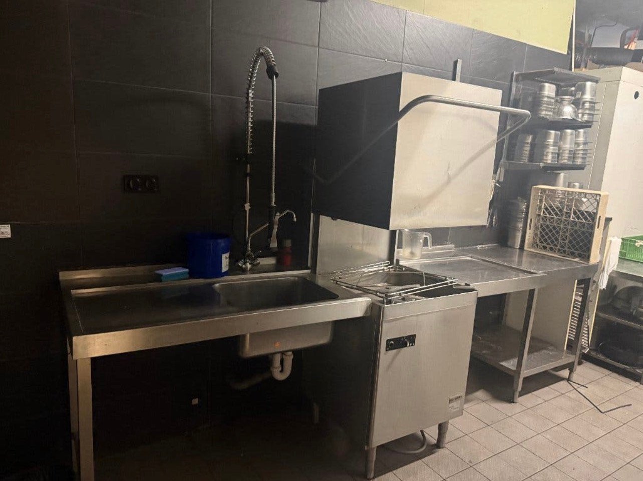 Professionele doorschuifvaatwasser – GGM Gastro DS430LE, Ophalen