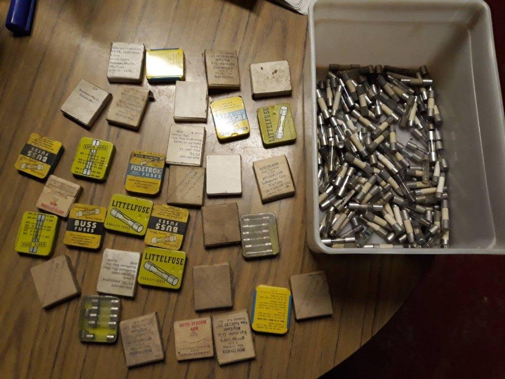 glaszekeringen en keramische zekeringen, Ophalen, Nieuw