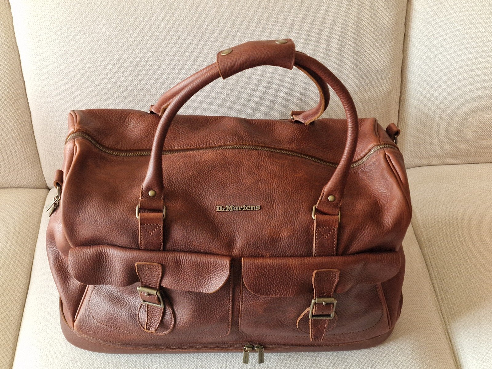 Dr. Martens Weekender Soft Leather Bag (Cashew), Neuf, Enlèvement ou Envoi, 35 à 55 cm, Brun