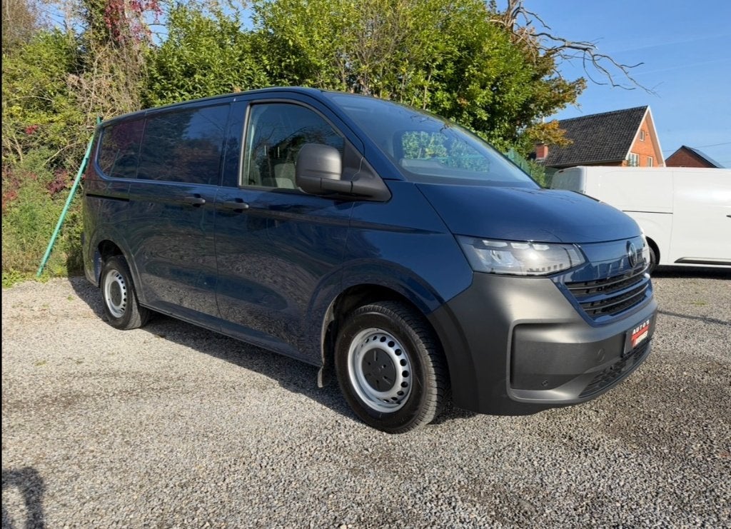 Volkwagen T7 2.0 // L1 // 150 PK // Automaat // Camera, Auto's, Dealer onderhouden, Stof, Bedrijf, Diesel