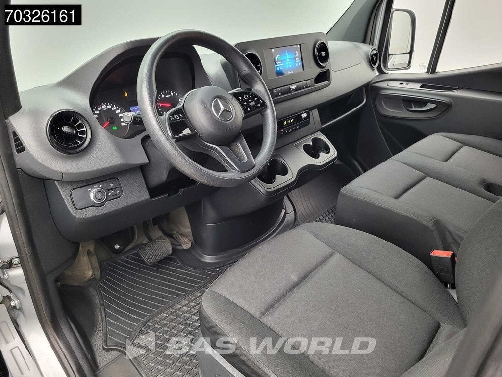 Mercedes Sprinter 215 CDI Automaat 150pk L2H2 MBUX Camera Ai, Automaat, Stof, Gebruikt, 4 cilinders
