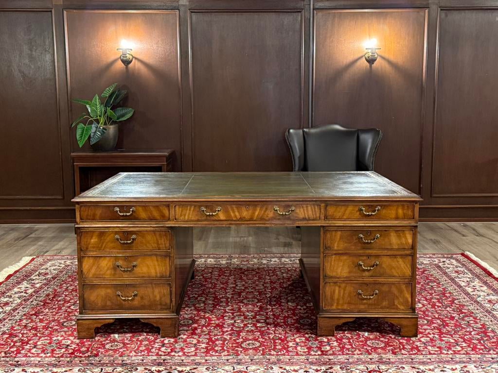 Klassiek Engels bureau (partnerdesk) #657, Huis en Inrichting, 122 cm, Hout, Bruin, Ophalen of Verzenden