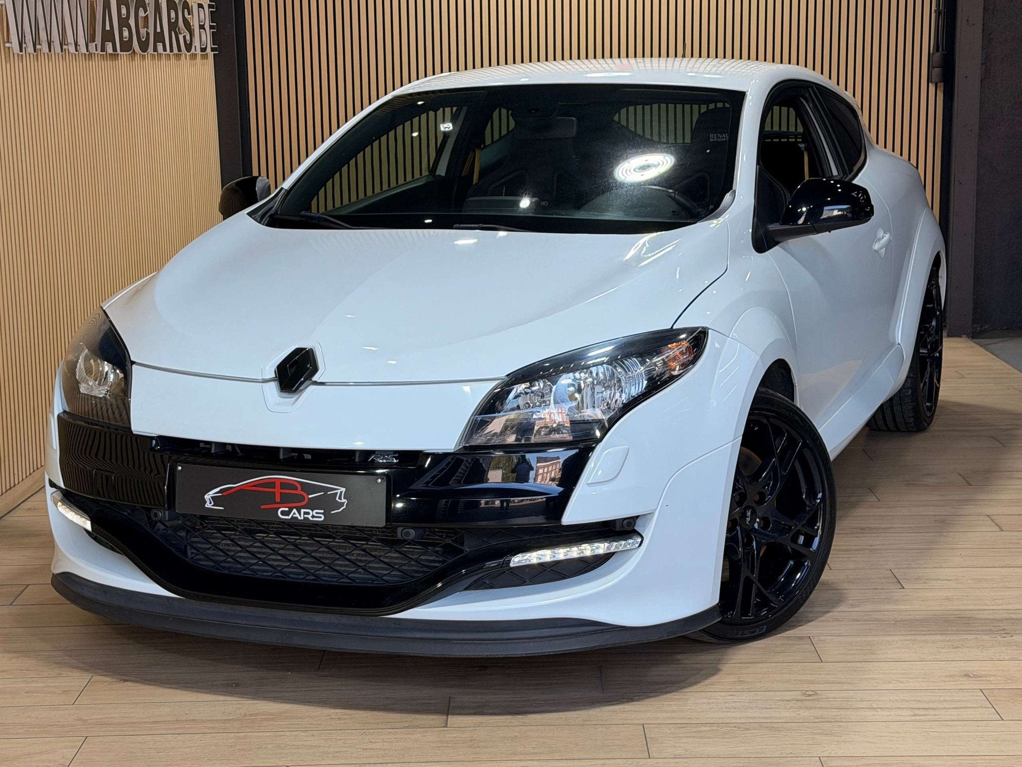 Renault Mégane 2.0 Turbo * RS * GARANTIE 12 MOIS * SIEGE RE, Auto's, 1800 kg, Gebruikt, Zwart, 4 cilinders