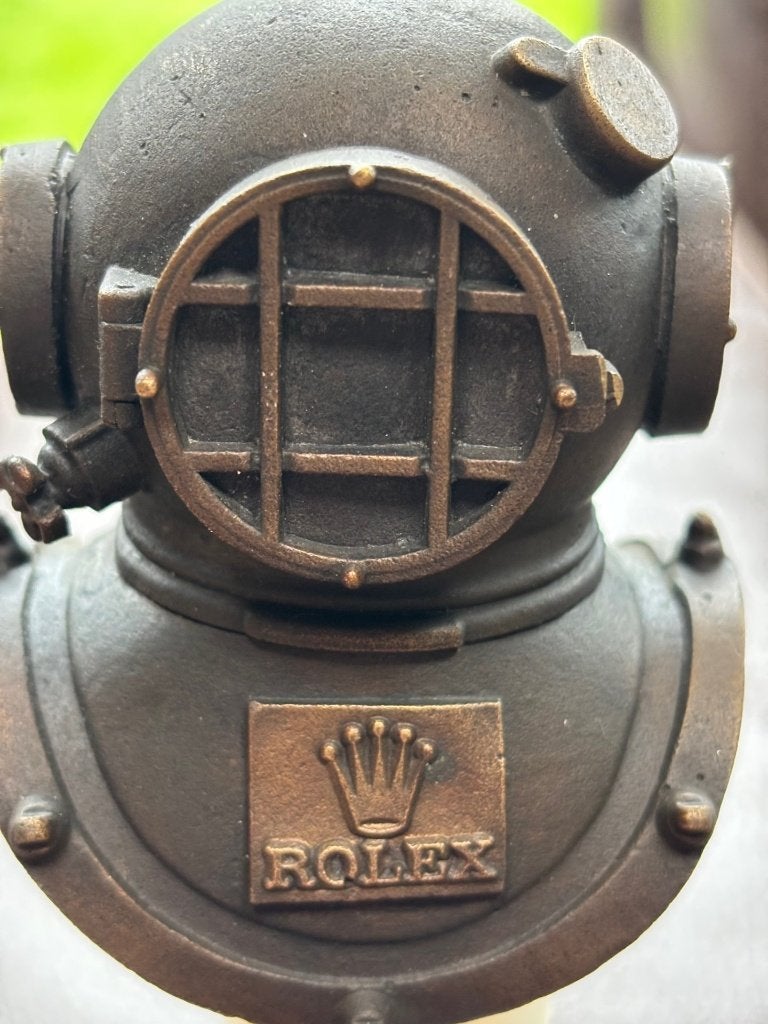 Collection Rolex : Casque de scaphandrier des années 60, Collections, Enlèvement, Comme neuf, Panneau publicitaire