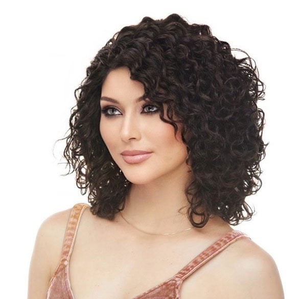 Lace pruik medium bruin met krullen model Skylar kleur 4, Bijoux, Sacs & Beauté, Beauté | Soins des cheveux, Enlèvement ou Envoi
