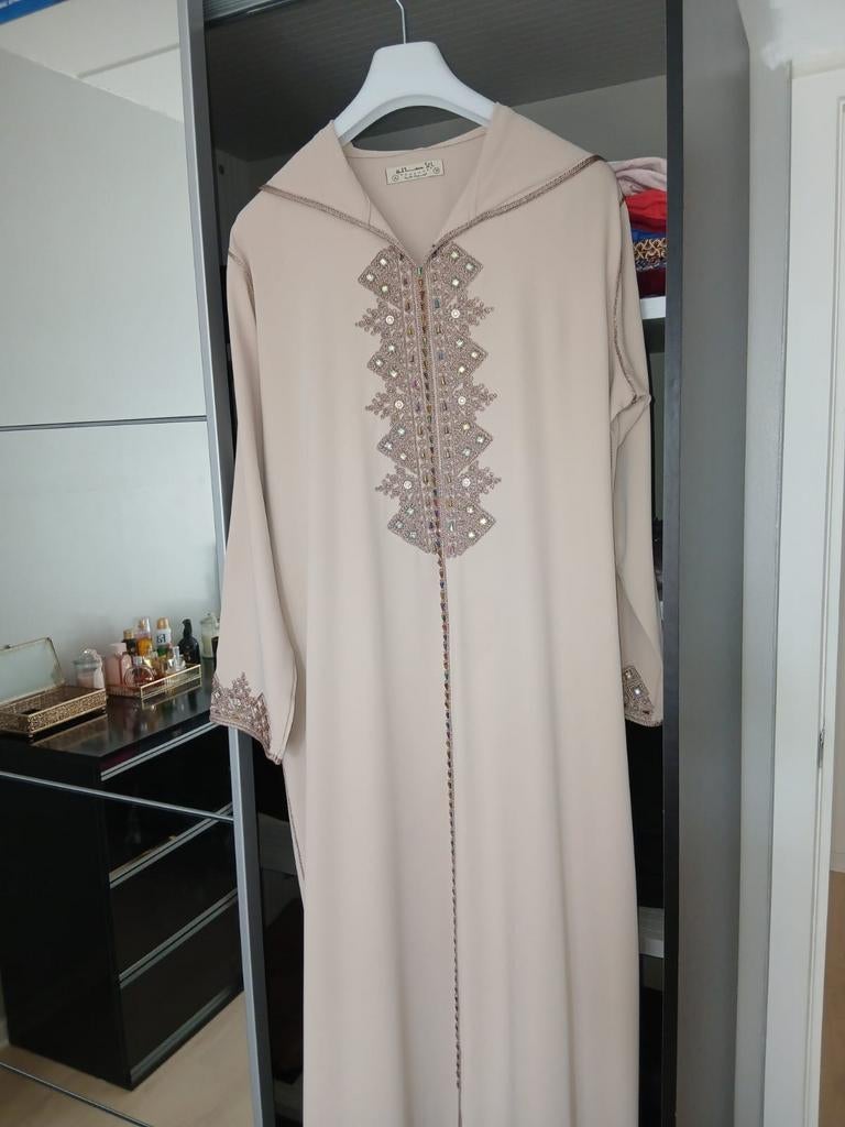 Jelaba femme / Robe marocaine beige, Vêtements | Femmes, Enlèvement, Comme neuf, Taille 42/44 (L), Beige