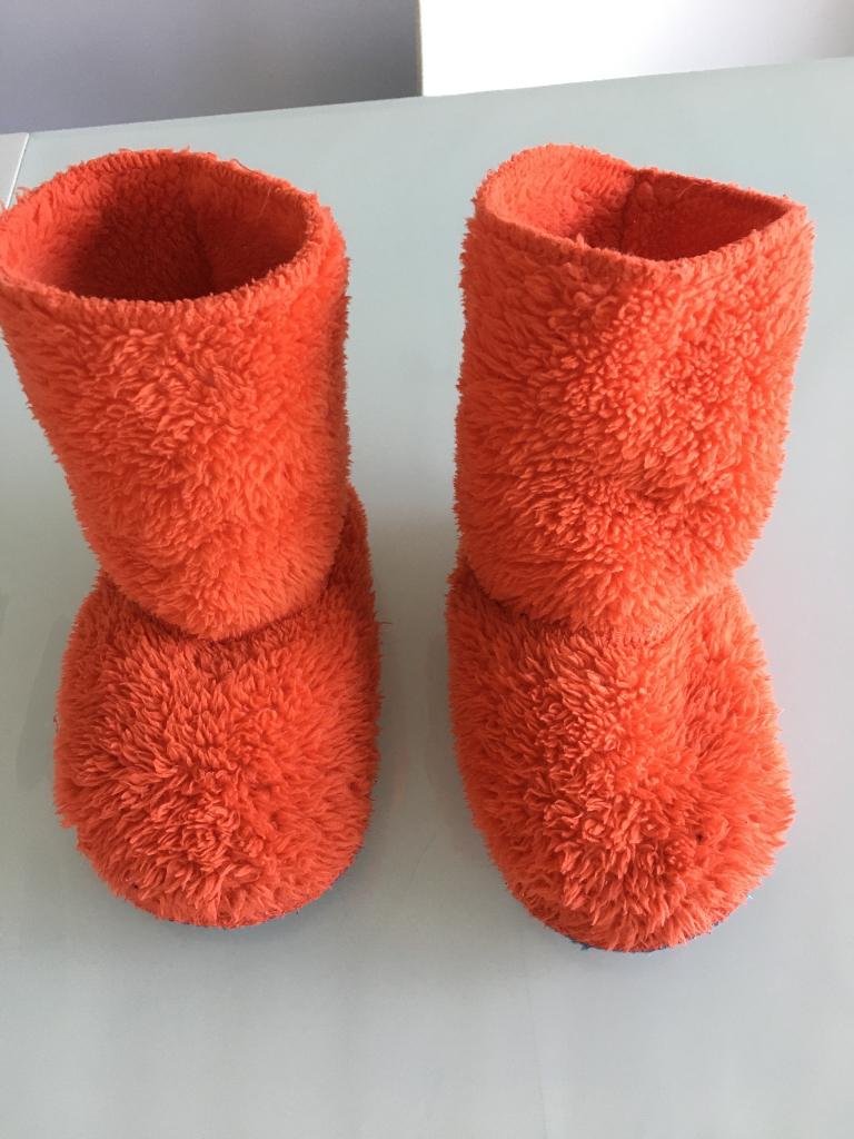 Pantoffels of sokken Woody rood maat 22/26, Jongen of Meisje, Ophalen of Verzenden, Zo goed als nieuw, Sokken