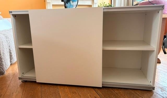 Kast, Huis en Inrichting, Kasten | Boekenkasten, Ophalen, Met deur(en), 100 tot 150 cm, Zo goed als nieuw