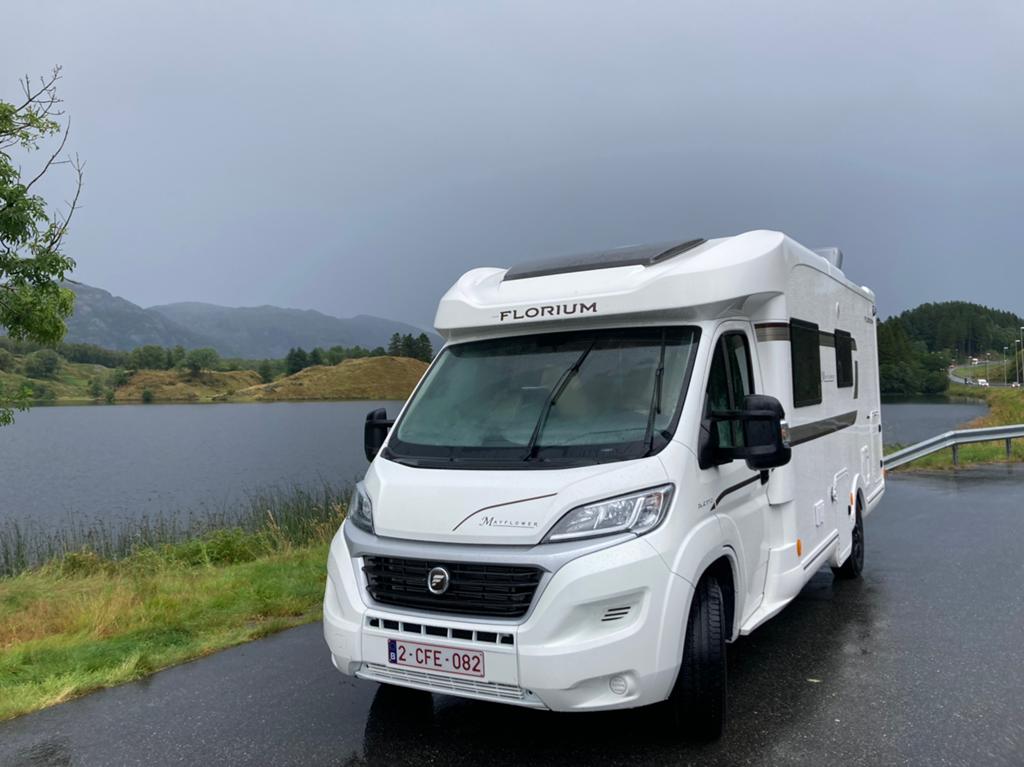 Florium automaat, bouwjaar 2021, slechts 35.000 km, Caravans en Kamperen, Mobilhomes, Fiat, 6 tot 7 meter, Diesel, Particulier
