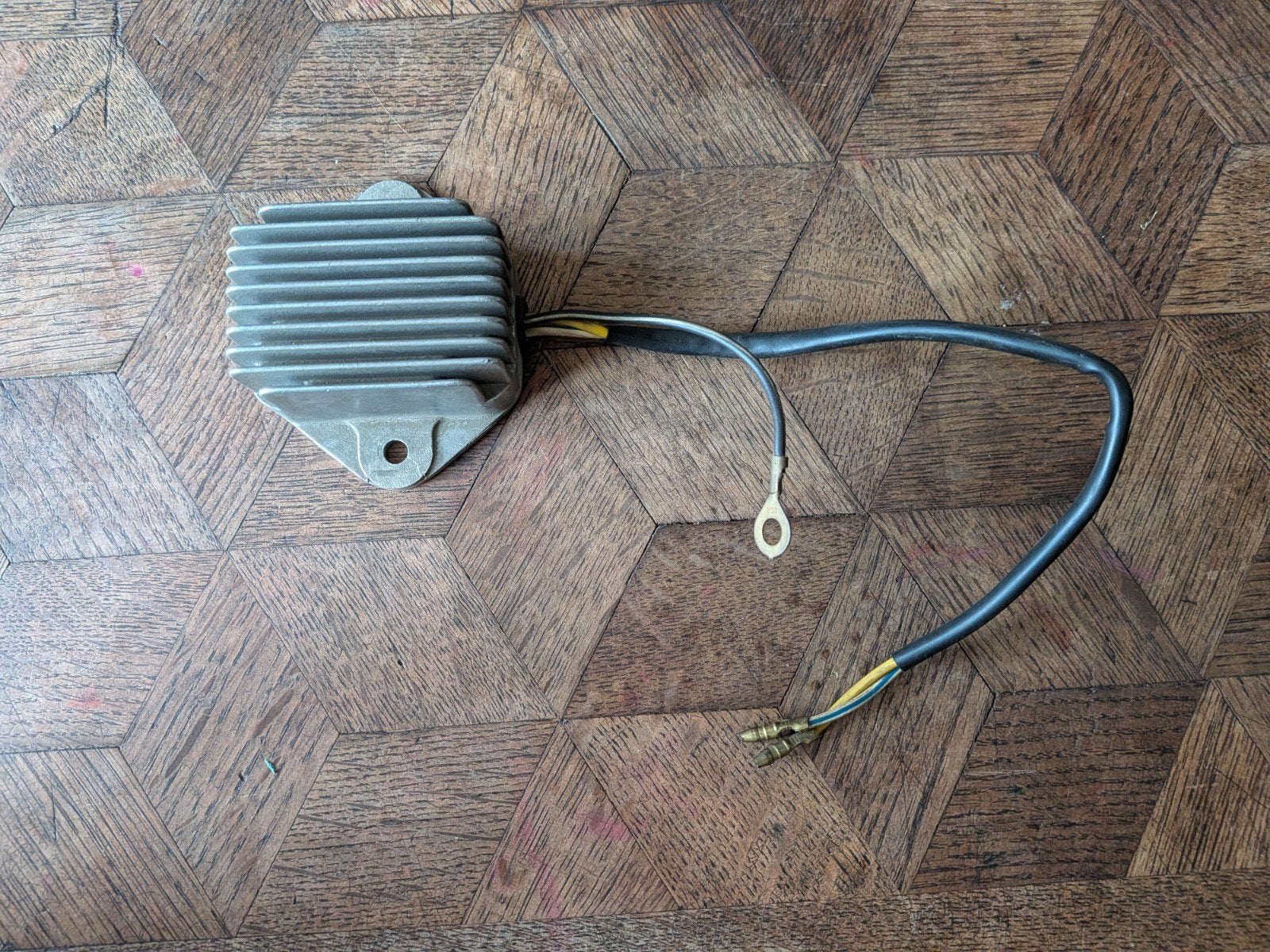 Régulateur de tension gs1000