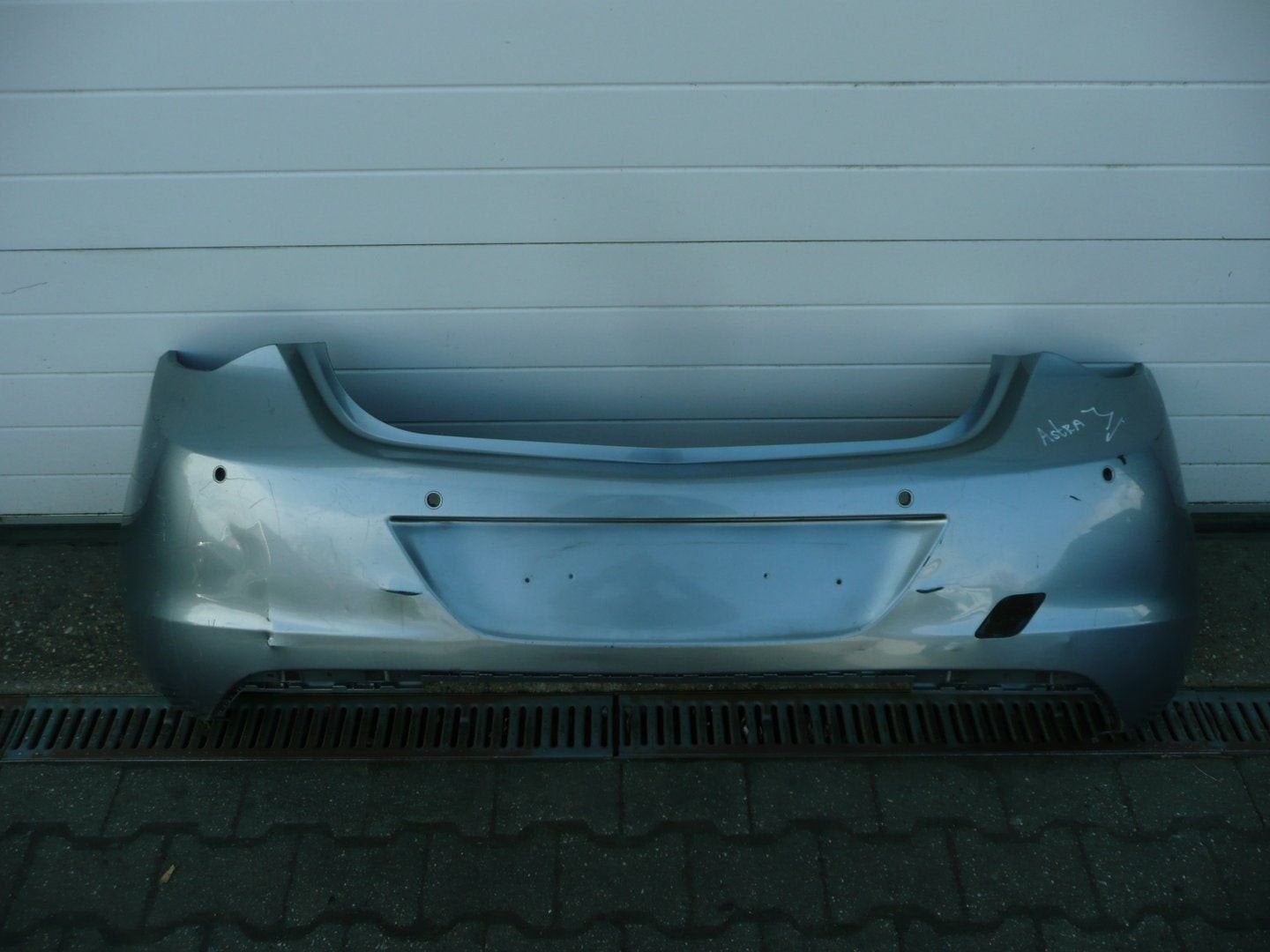 Opel Astra J Bumper Achterbumper 13266587 PDC Gaten, Gebruikt, -, -, Opel