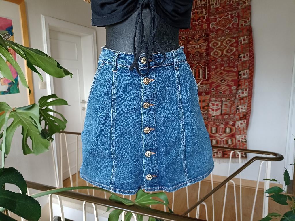 Mango blauw jeansrokje met knopen, mt XS, Mango, Enlèvement ou Envoi, Au-dessus du genou, Taille 34 (XS) ou plus petite