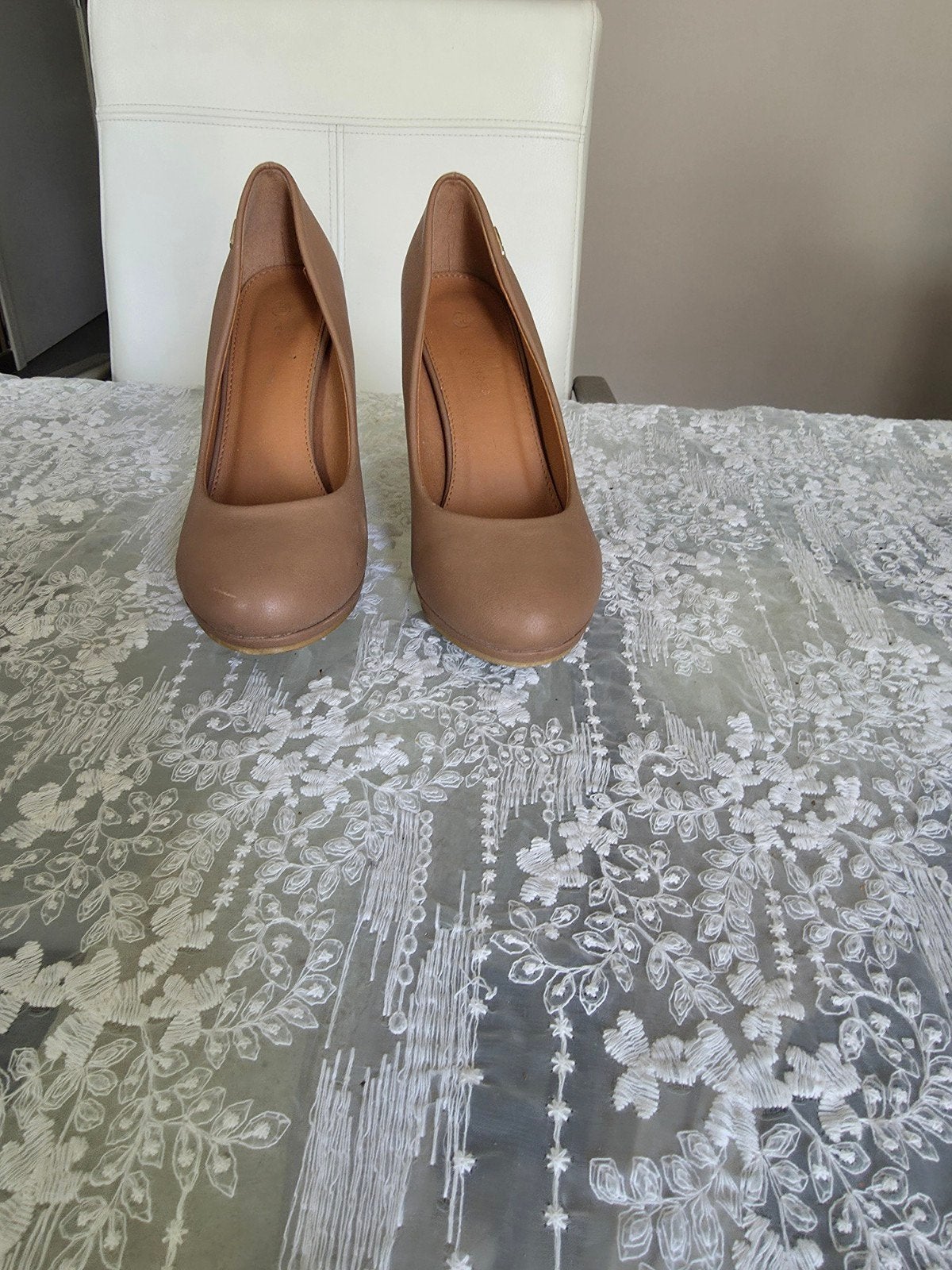 pumps voor kamelen, Pumps, Overige kleuren, Ophalen of Verzenden, Zo goed als nieuw