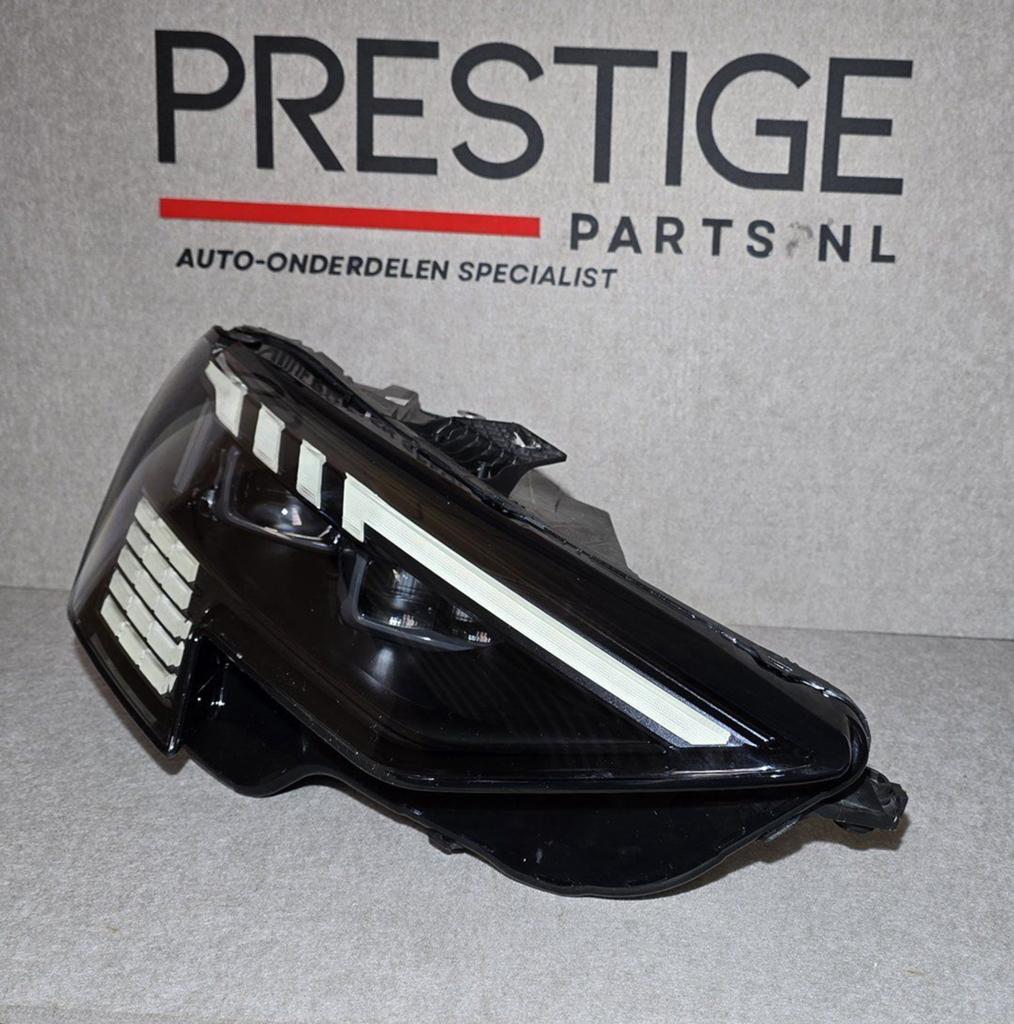 Koplamp Audi A3 8Y RS3 MATRIX LED RECHTS 8Y0941036F Compleet, Auto-onderdelen, Verlichting, Audi, Gebruikt, Herkomst onderdeel bekend