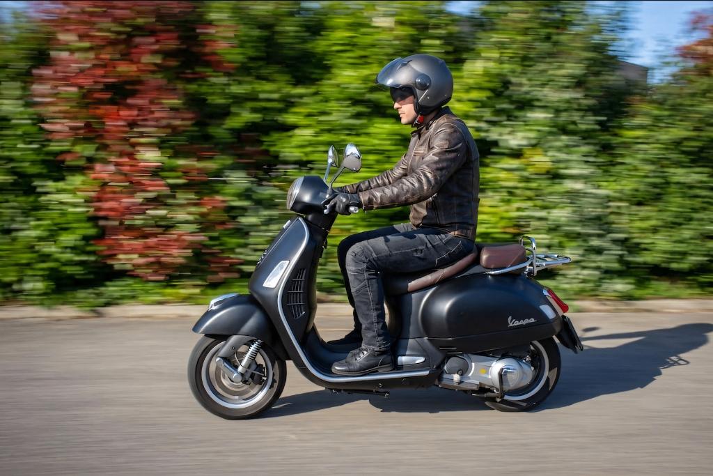 Piaggio Vespa 125 GTS, Motoren, Scooter, Gebruikt, Particulier, 125 cc