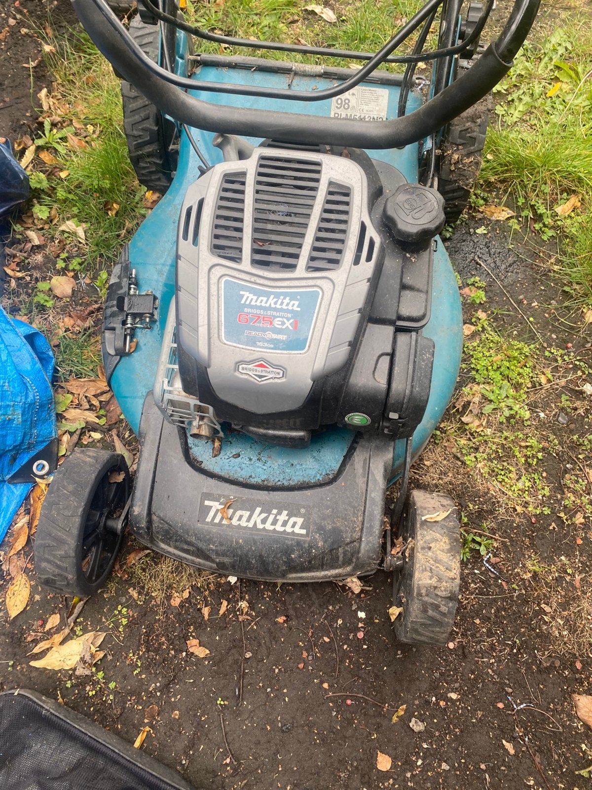 Tondeuse makita 675 EXI, Jardin & Terrasse, Tondeuse rotative, Tondeuses à gazon à essence, Enlèvement, Utilisé