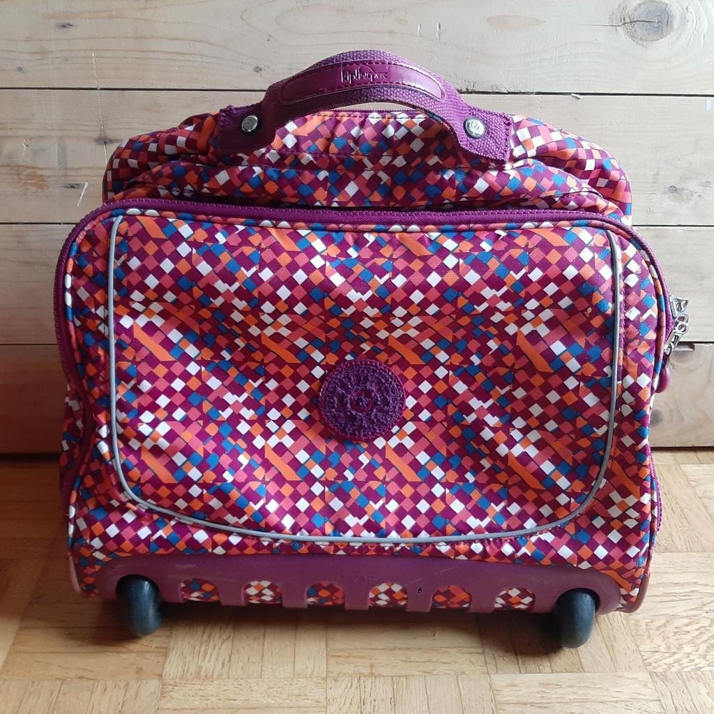 Cartable à roulettes Kipling, Enlèvement