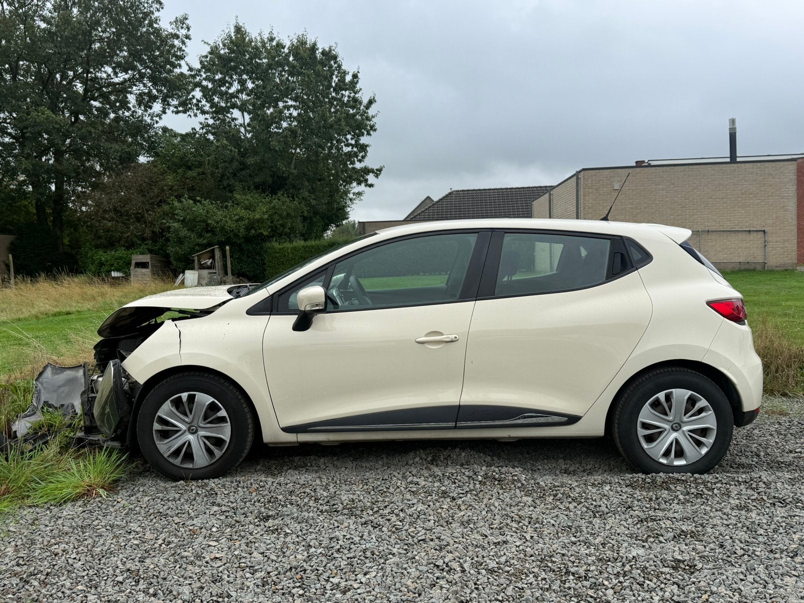 Renault Clio 0.9 TCe voorkop schade - motor ok - airbag ok, Autos, Achat, Entreprise, Essence, Clio