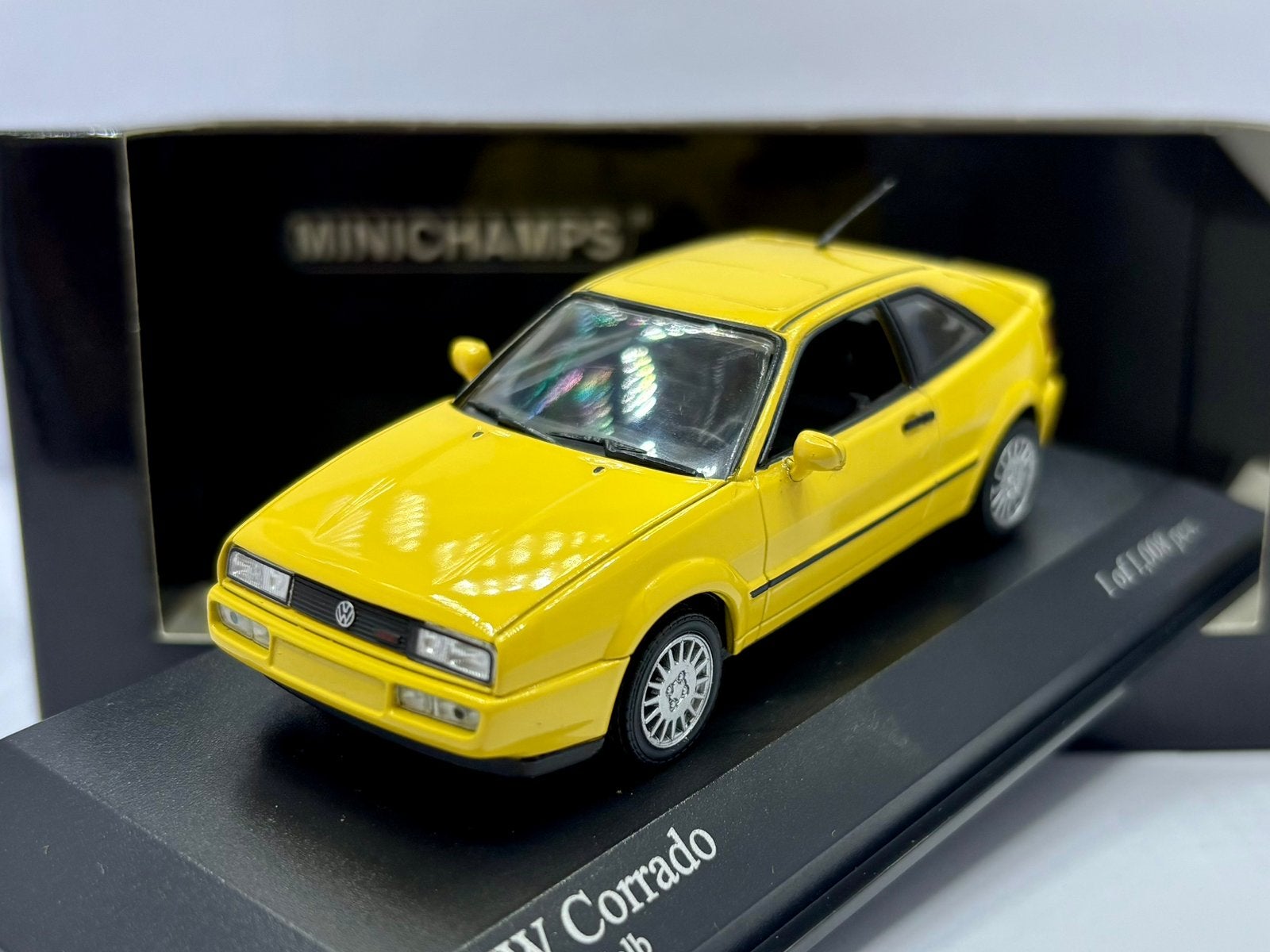 1:43 Volkswagen corrado G60  -1990 - MINICHAMPS, Enlèvement ou Envoi, Comme neuf, MiniChamps