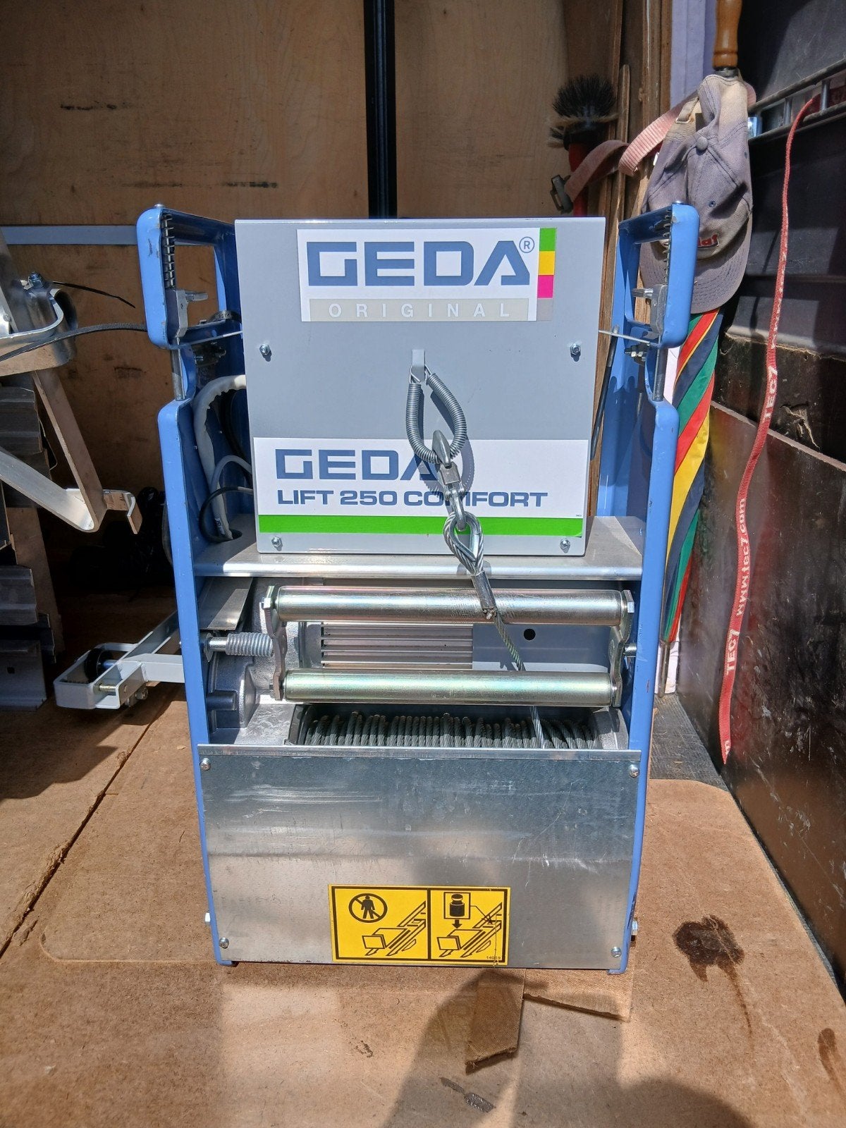 Monte-charge GEDA LIFT COMFORT 250KG COMPLET (NEUF), Bricolage & Construction, Monte-charges, Enlèvement
