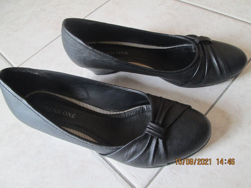 Escarpins noirs « TREND ONE » P : 40, Vêtements | Femmes, Chaussures, Escarpins, Comme neuf, Trend One, Enlèvement