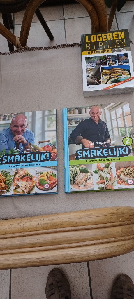 kookboeken ,van piet ,SMAKELIJK  1en 2, Livres, Comme neuf, Enlèvement, Pays-Bas et Belgique, Entrées et Soupes