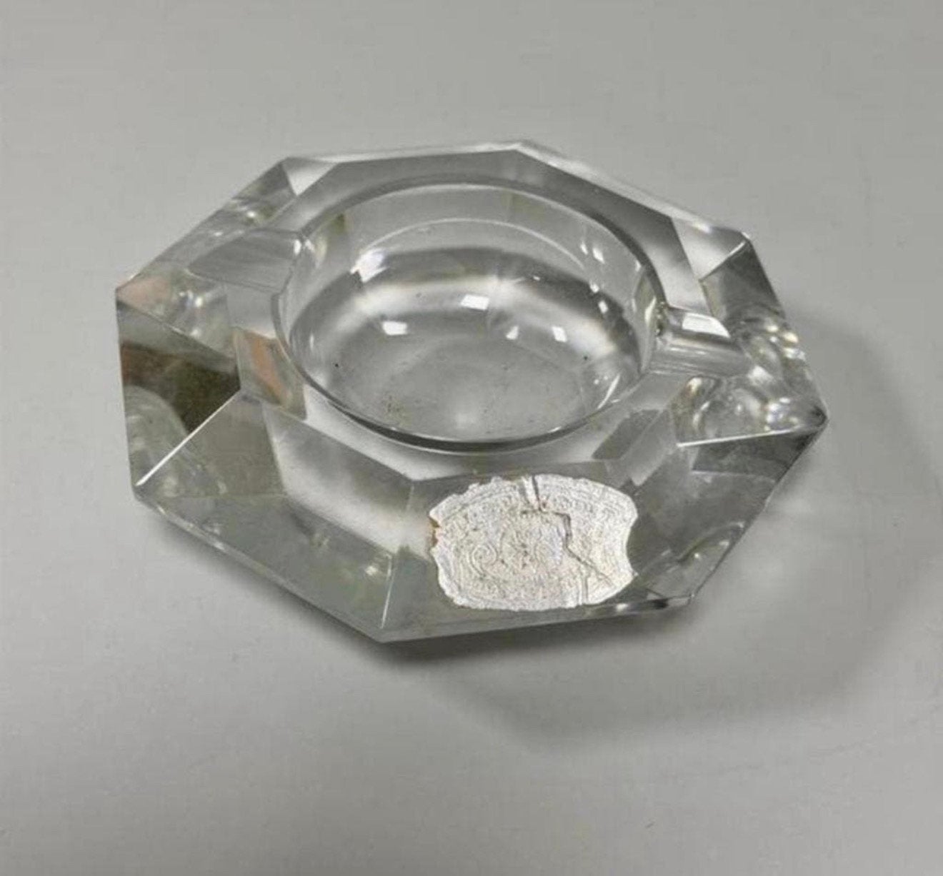 Zware vintage gefacetteerde asbak vermoedelijk kristal 654g, Ophalen of Verzenden, Zo goed als nieuw, Asbak