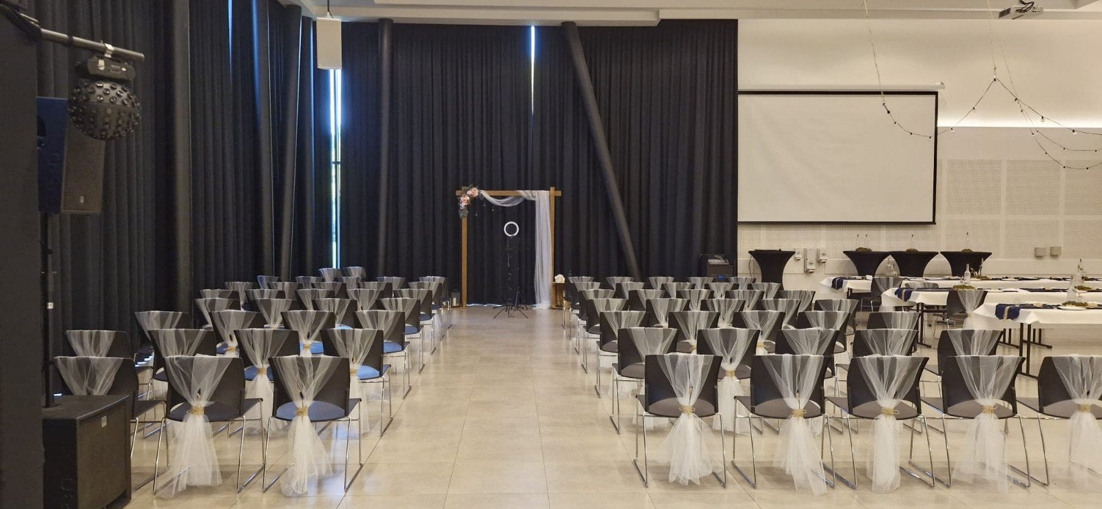Stoelhoezen trouwfeest (72 stuks), Ophalen