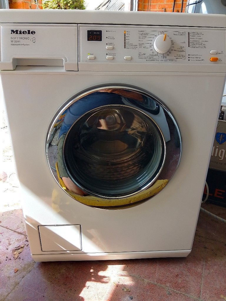 Wasmachine Miele W3241, Ophalen, 1200 tot 1600 toeren, Gebruikt, Minder dan 85 cm