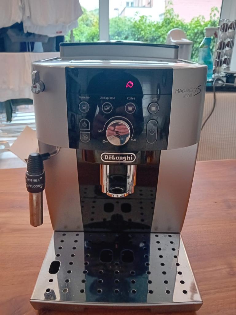 Delonghi Manifica S Smart, Elektronische apparatuur, Koffiezetapparaten, Ophalen, Zo goed als nieuw, Gemalen koffie