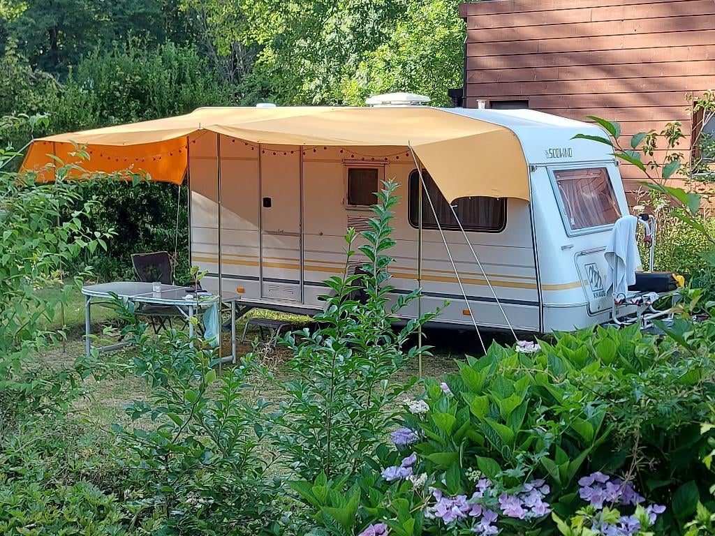 Caravan Knaus Südwind 1992, Roue de secours, Coin salon convertible, Jusqu'à 4 m, 750 - 1000 kg
