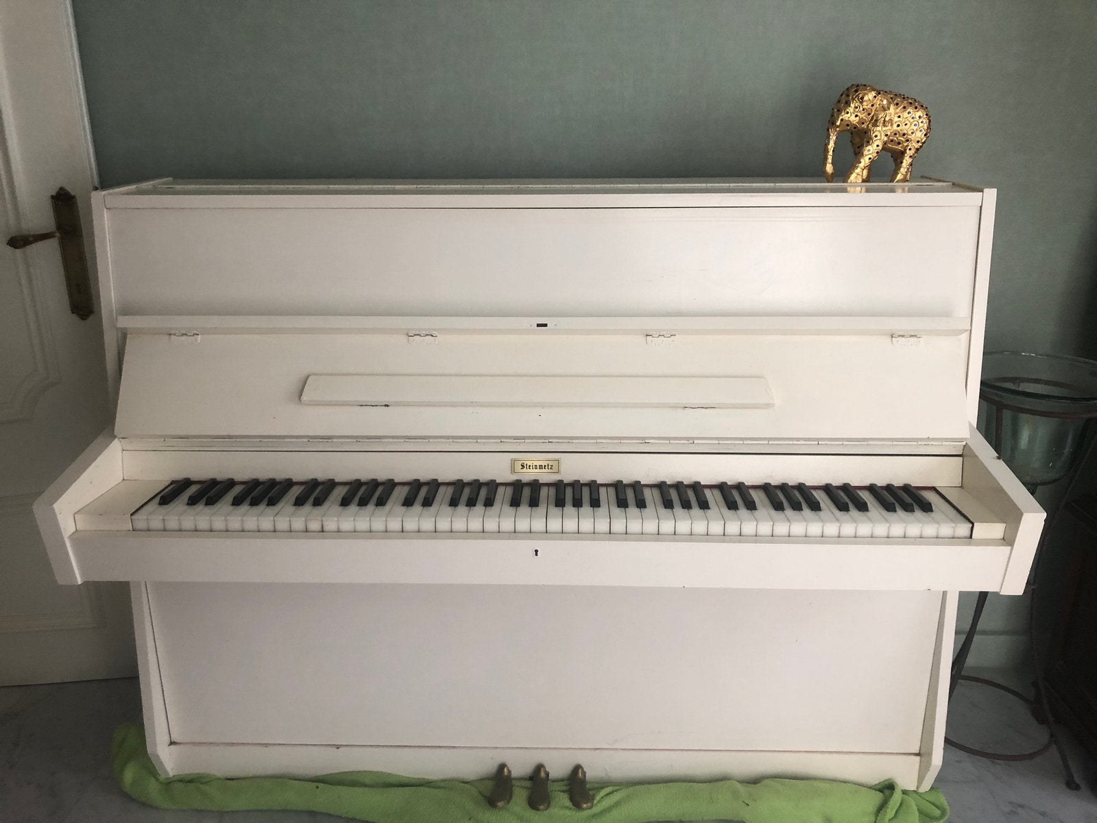 Piano Steinmetz ( wit geschilderd) goede oefenpiano, Muziek en Instrumenten, Ophalen, Gebruikt, Wit, Piano