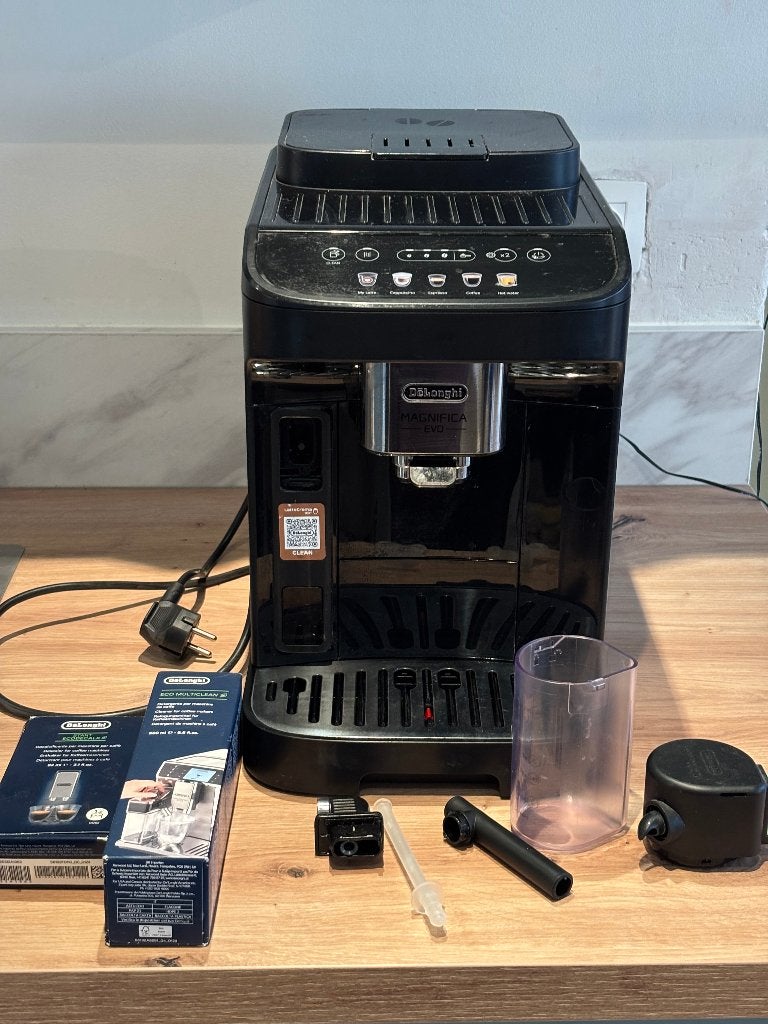 Delonghi Magnifica Evo, Elektronische apparatuur, Koffiezetapparaten, Ophalen, Afneembaar waterreservoir, Gebruikt, Koffiemachine