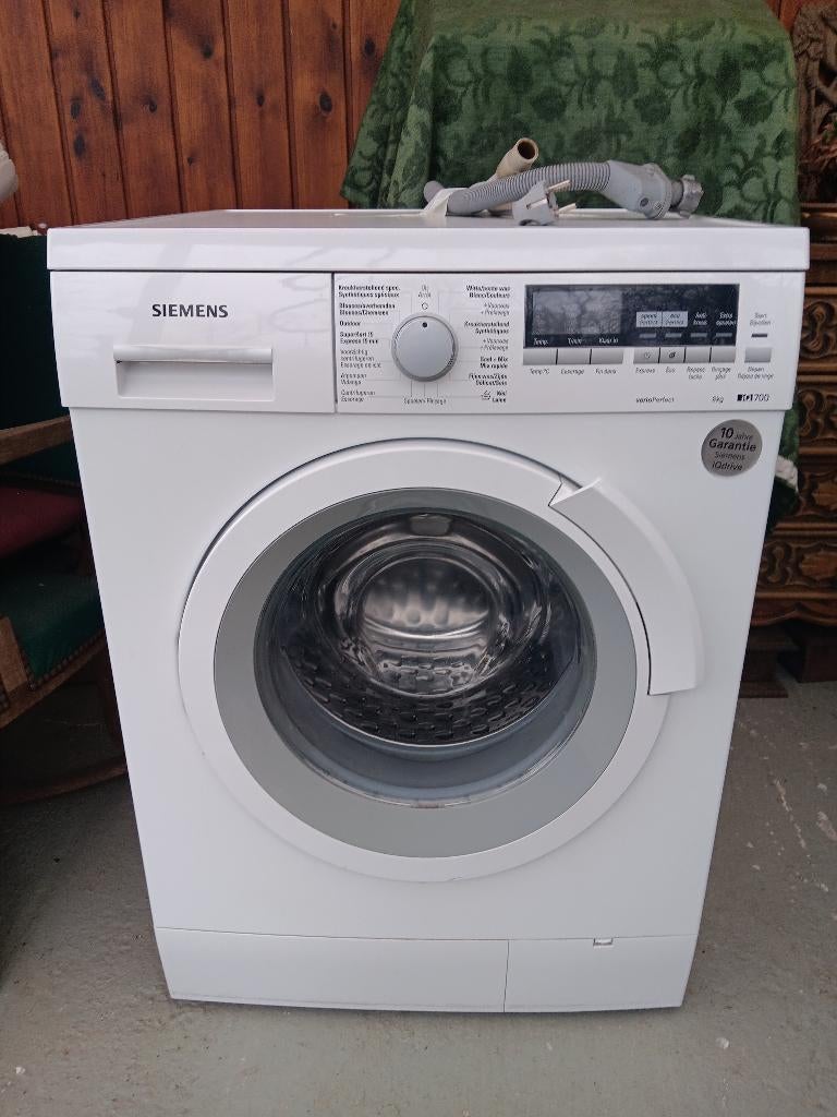 Lave-linge Siemens IQ 700, 1200 à 1600 tours, Classe énergétique A ou plus économe, 85 à 90 cm, Enlèvement