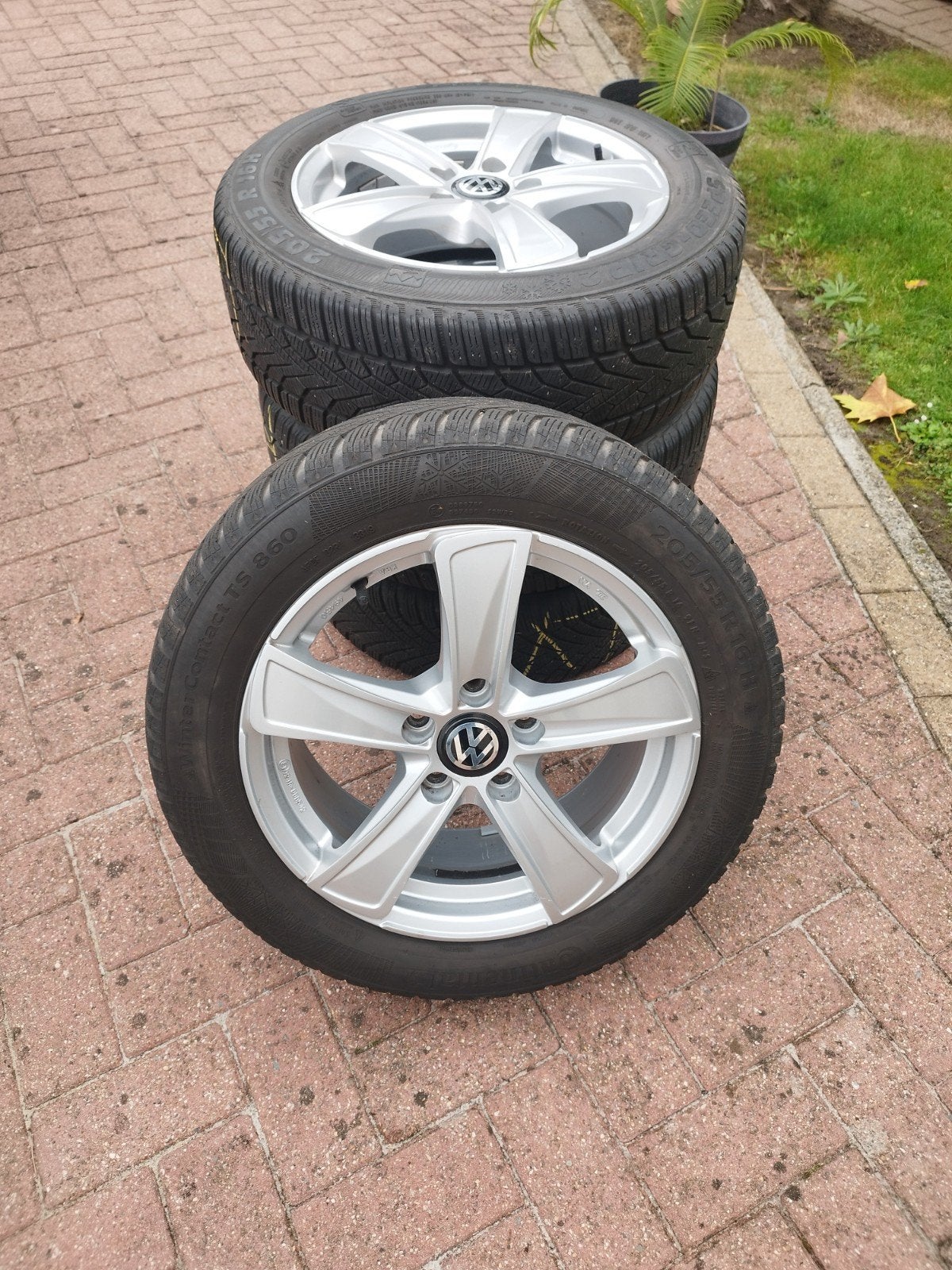 Pneus d'hiver 205/55/R16 pour Volkswagen, Autos : Pièces & Accessoires, Pneus hiver, 16 pouces, Véhicule de tourisme, 205 mm