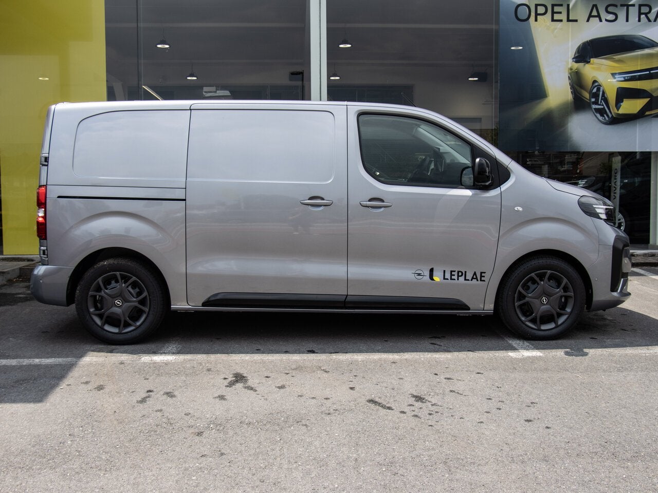 Opel Vivaro Van M Diesel AT8 150pk, Auto's, 4 deurs, 0 kg, Bedrijf, 2184 cc