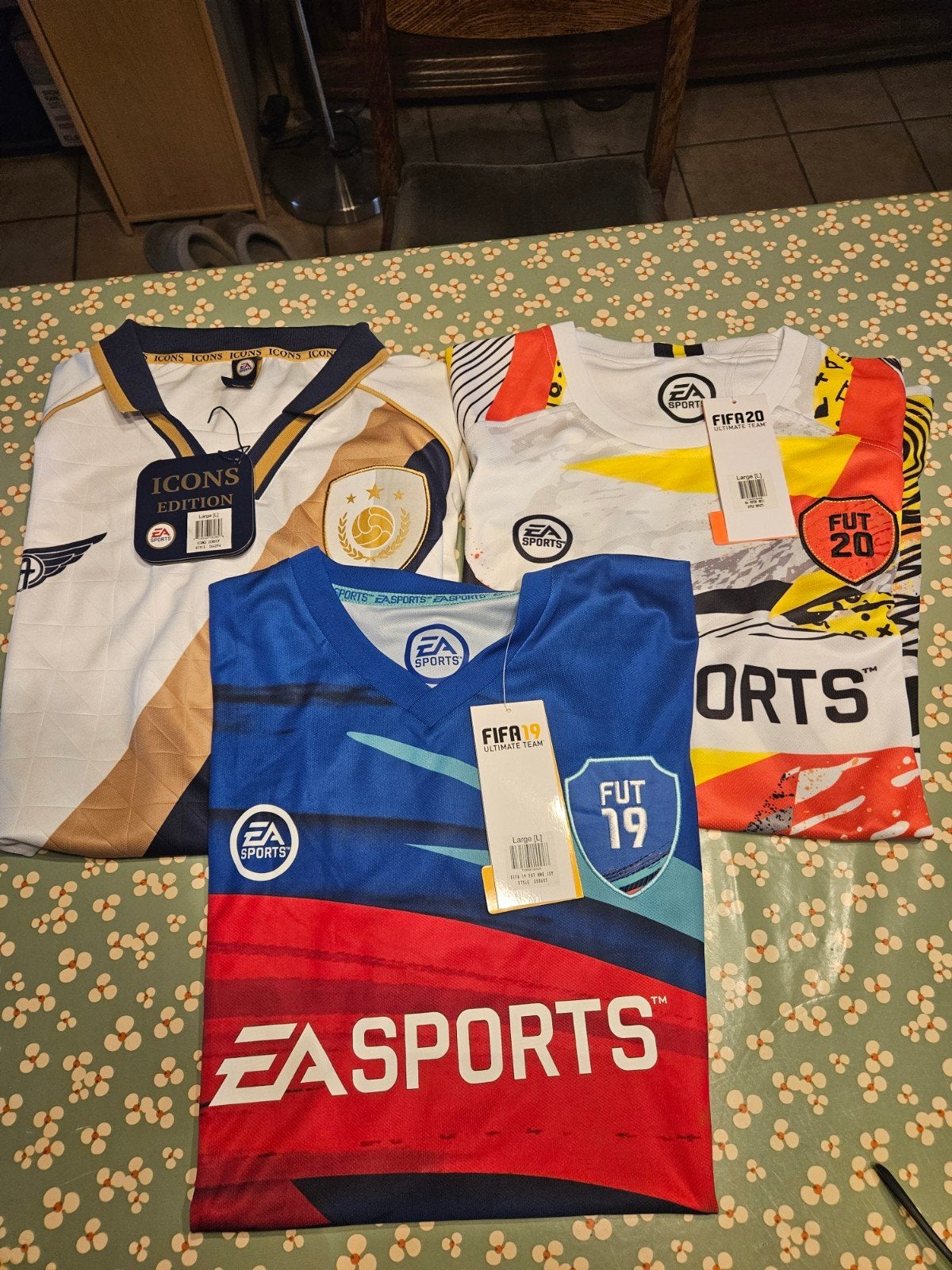 fifa ultimate team 19, 20, icon tshirt, Enlèvement, Neuf, Taille 52/54 (L), Ea sports