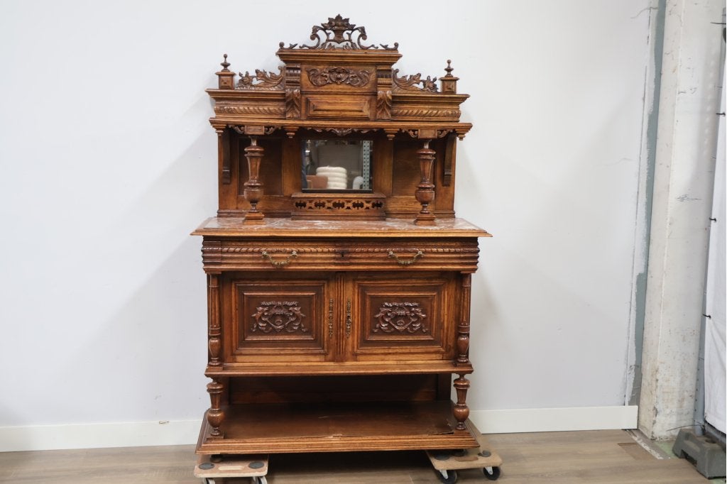 Antieke Franse Renaissance Henry II Walnut Buffetkast