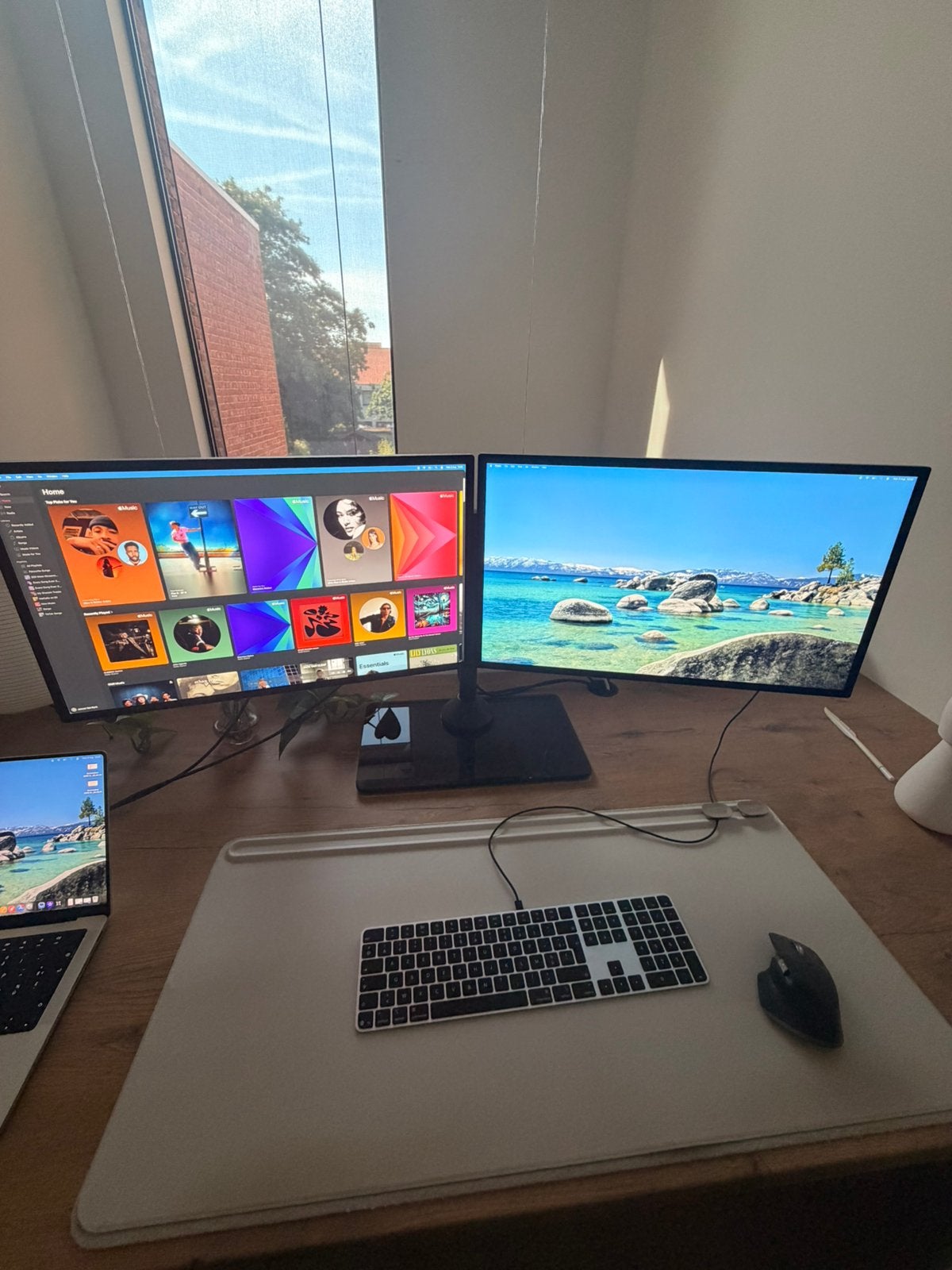 2 x Apple Studio Display VESA 5K retina schermen, Ophalen of Verzenden, Zo goed als nieuw