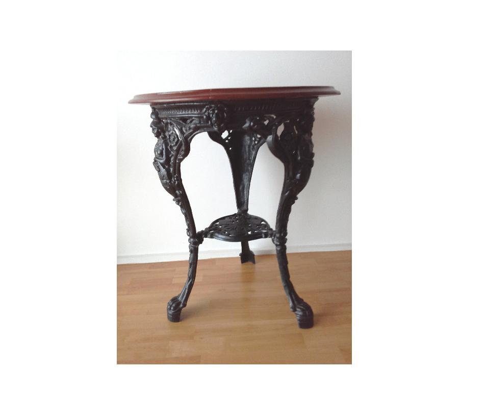 Table Britannia vintage made in UK en bois & pied en fonte, Enlèvement