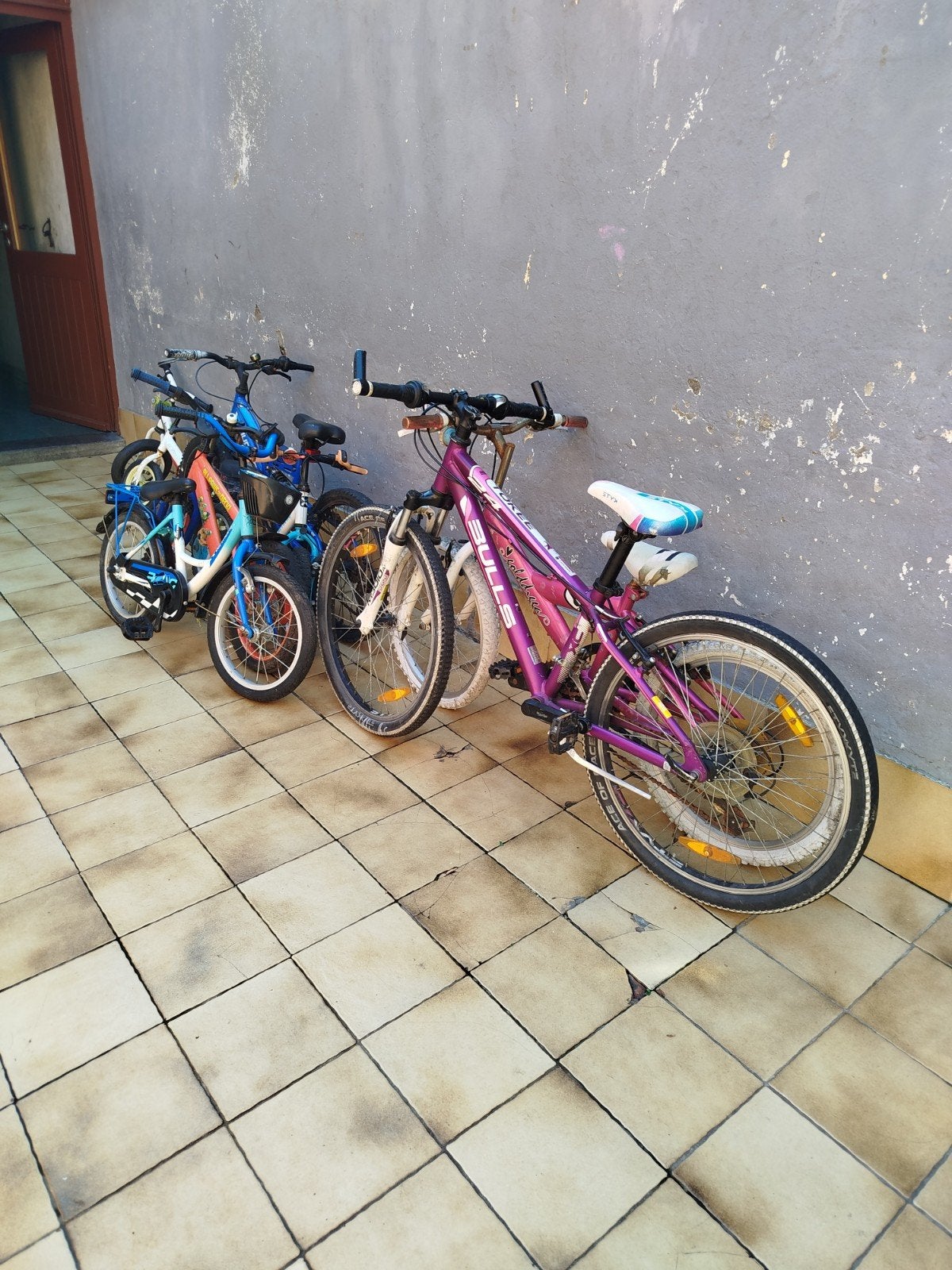 KINDERFIETSJES, Ophalen