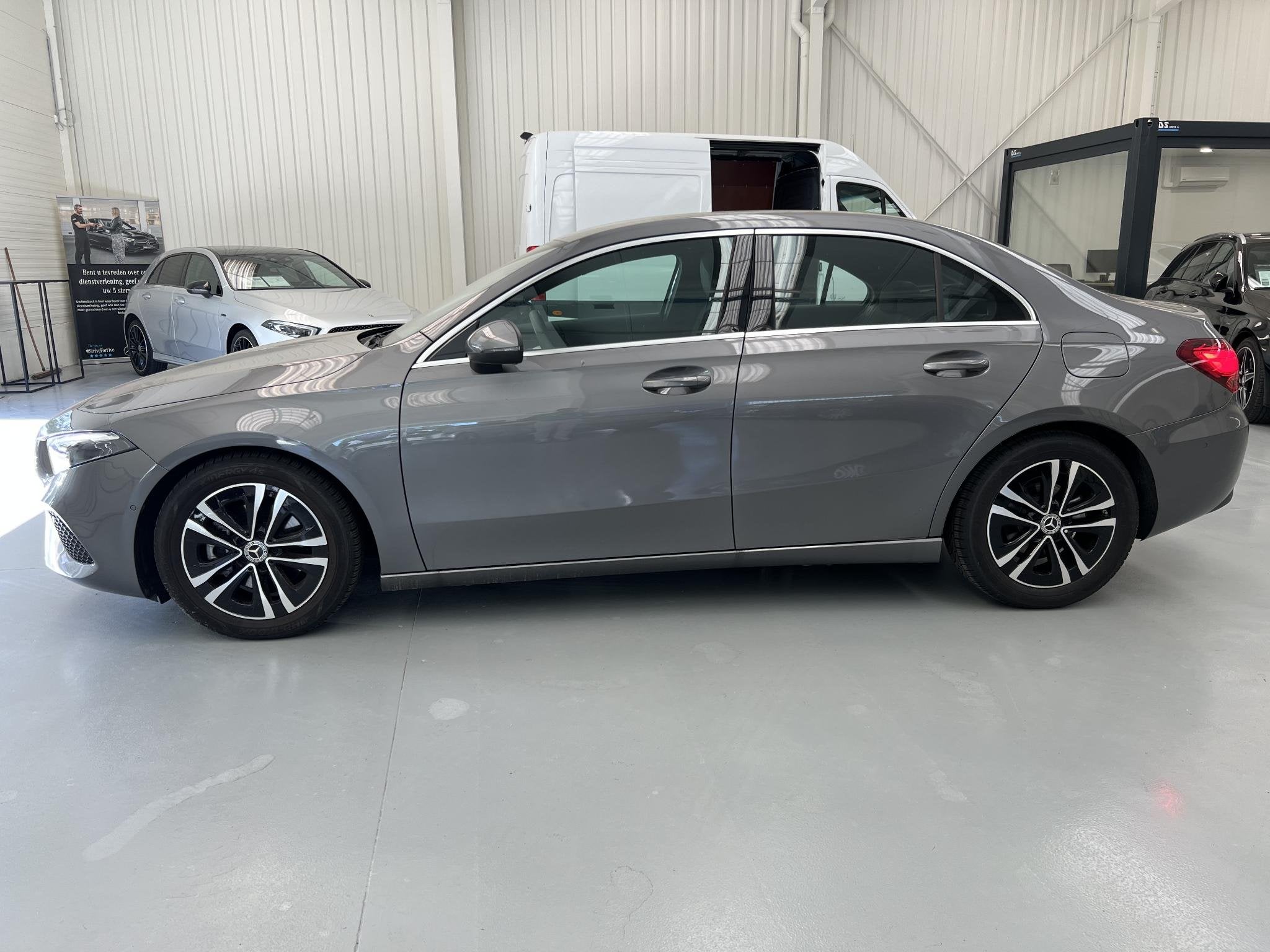 Mercedes-Benz A-Klasse 180 Berline Business Line | Smartphon, 4 deurs, Stof, Gebruikt, Zwart