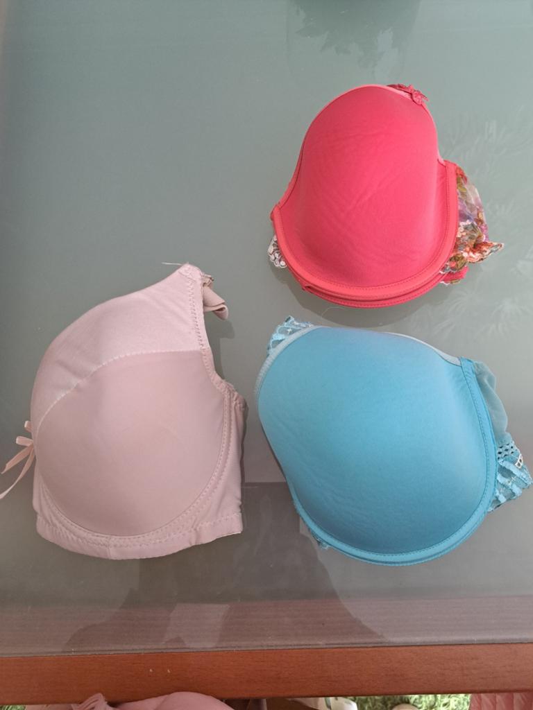 3 bh's, Enlèvement, Soutien-gorge