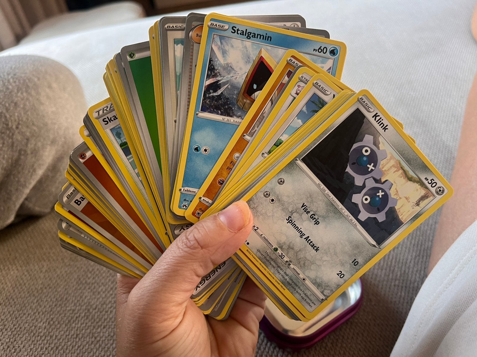 Pokémon verzamelblik pokemon kaarten incl pin, Enlèvement ou Envoi, Comme neuf