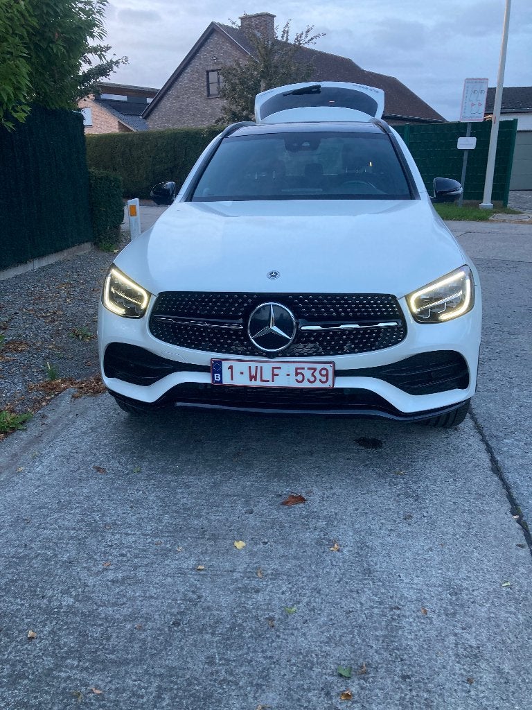 Mercedes 300 GLC Hybride/Diesel AMG LINE 4 Matic Automaat., Auto's, Automaat, Dealer onderhouden, 4 cilinders, Wit