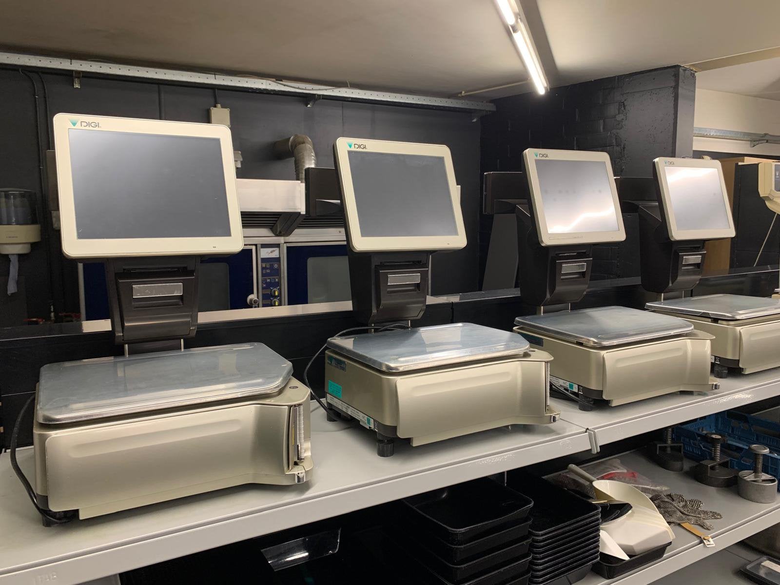 4 x DIGI SM-5500EV Alpha winkelweegschalen + computer, Ophalen