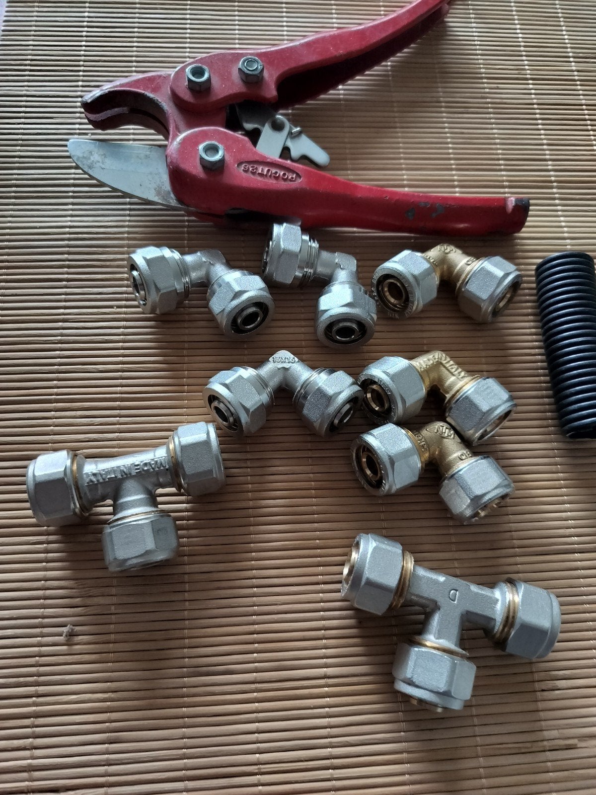T- en haakse L verbindingen / koppelingen voor Alpex 16 mm, Neuf, Enlèvement, Autres matériaux, Coudes