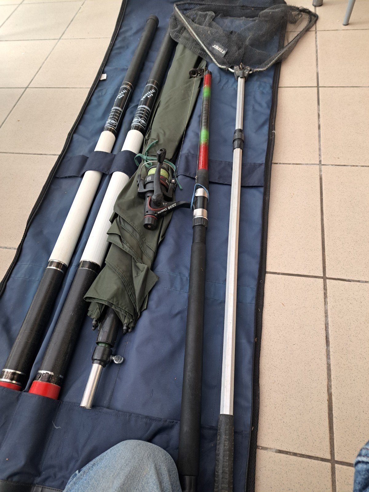 Visplezier begint hier 6 delig in draagzak nu  voor 90 €, Watersport en Boten, Hengelsport | Witvissen, Vaste hengel, Ophalen