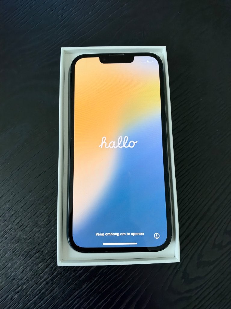 iPhone 13 / midnight / 256GB
